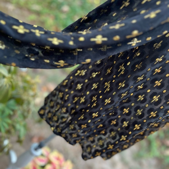 DIANE von FURSTENBERG Black Sheer Blouse, Gold Metallic Detail, 12, EUC - Picture 3 of 12